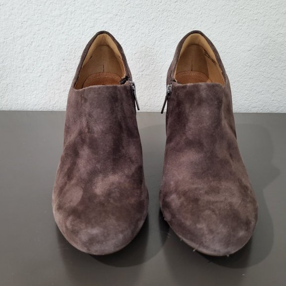 Clarks Artisan Brown Suede Wedge Ankle Booties SZ 9.5 - Picture 3 of 10